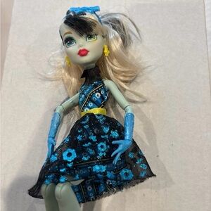 Monster High Dance The Fright Away Transforming Frankie Stein Doll